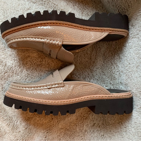 NIB Donald Pliner Hillie Lug Sole Loafer in Tan Mushroom Crinkle Patent 8 - Picture 6 of 10